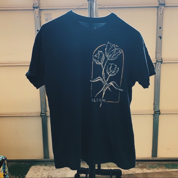 Other - Bloom Tulip Tee